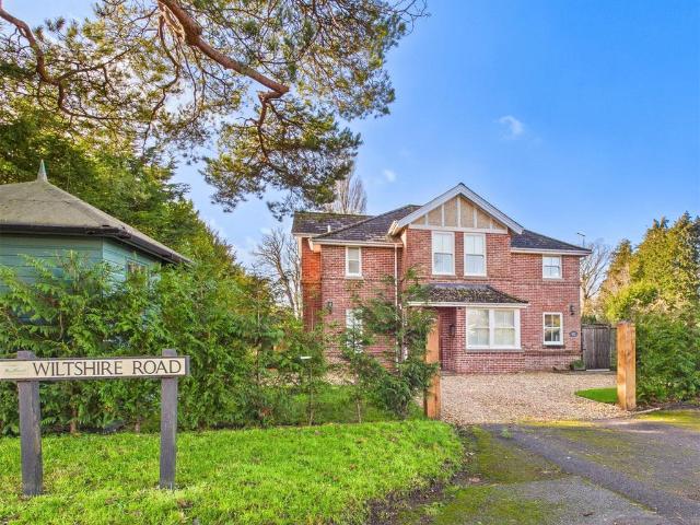 Flat for sale in Neacroft, New Forest