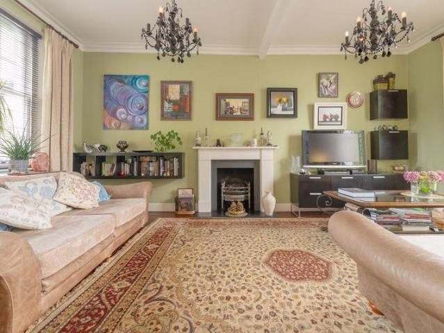 Flat for sale in South Hampstead, Greater London