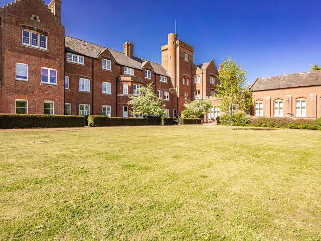 Flat for sale in Cholsey Meadows, South Oxfordshire