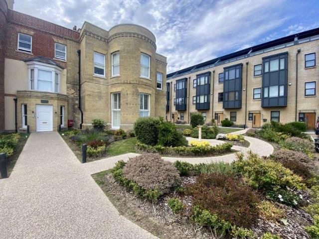 Flat for sale in Fareham, Wallington