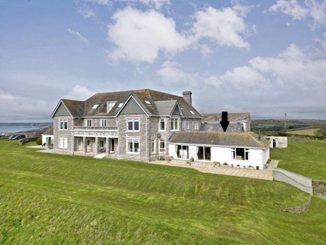 Flat for sale in Strode, Devon
