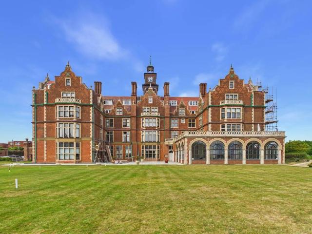 Flat for sale in Walton, Eastbridge