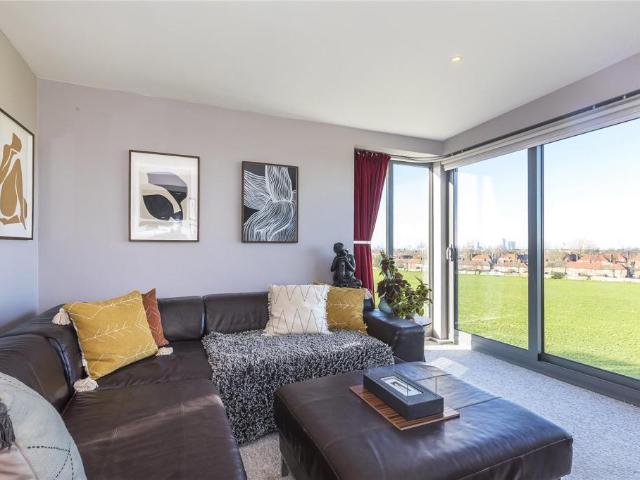 Flat for sale in Charlton, Greater London