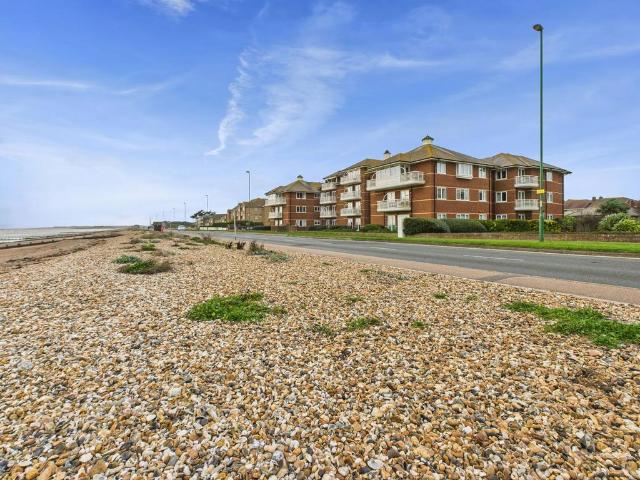 Flat for sale in Rustington, Clapham