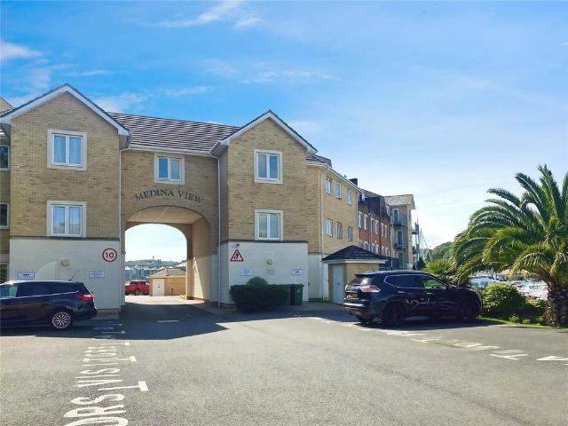 Flat for sale in East Cowes, Isle Of Wight