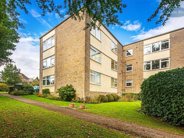 Flat for sale in Stumperlowe, Sheffield