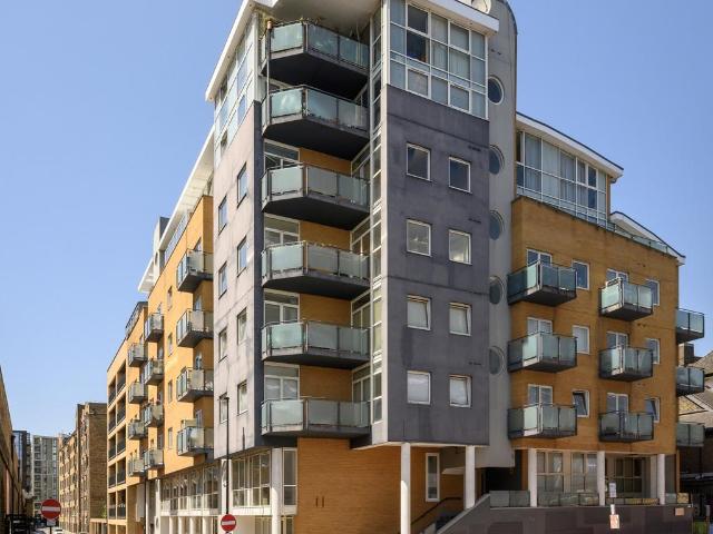 Flat for sale in St. George in the East, Wapping