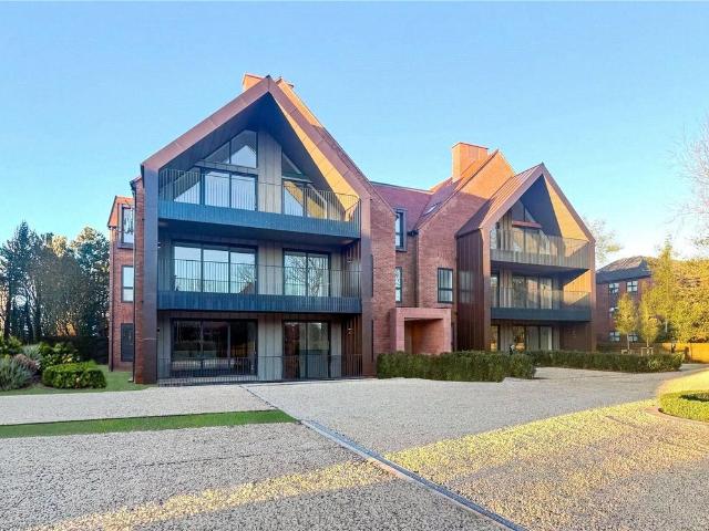 Flat for sale in Grange, West Kirby