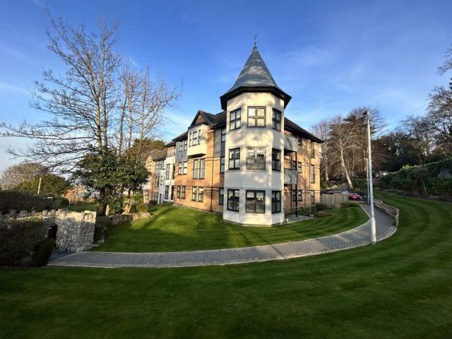 Flat for sale in Colwyn Bay, Wales