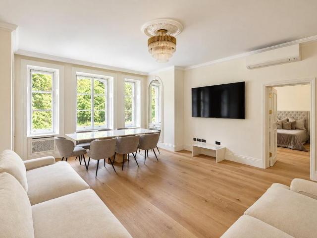 Flat for sale in City of Westminster, Greater London