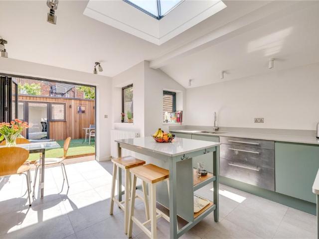 Flat for sale in Fulham, Sands End