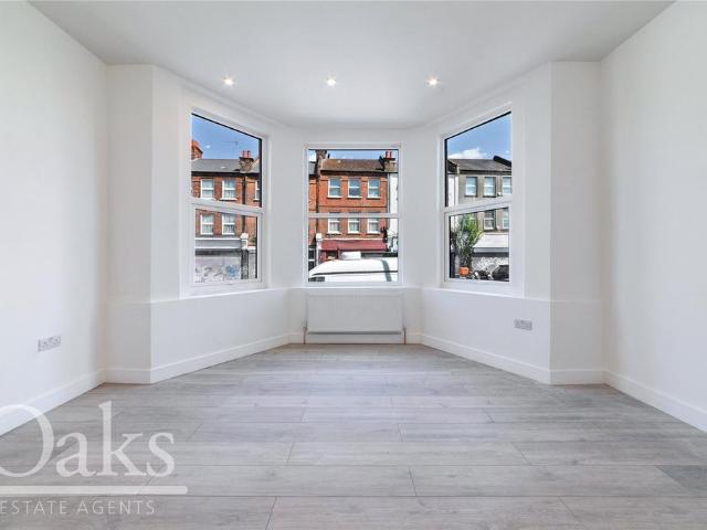 Flat for sale in London Borough of Croydon, Isle Of Man