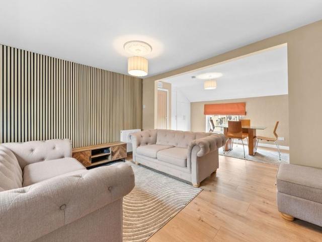 Flat for sale in Alva, Scotland