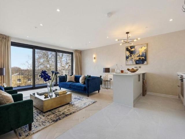 Flat for sale in Haggerston, Greater London