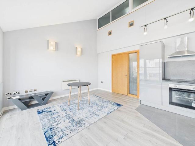 Flat for sale in Ropewalks, Calderstones