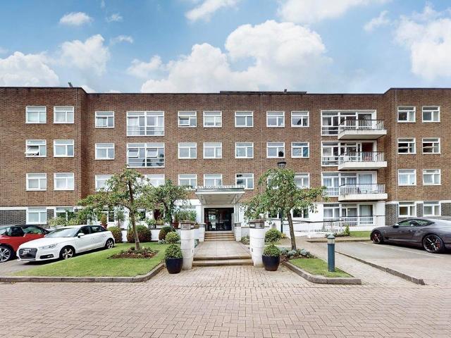 Flat for sale in St. John's Wood, Greater London