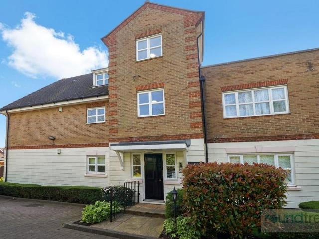 Flat for sale in Hendon, Greater London