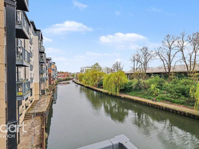 Flat for sale in Lakenham, East Bank