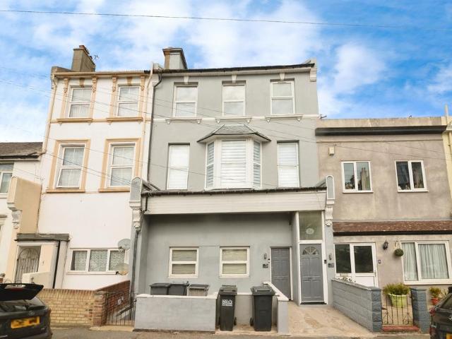 Flat for sale in West Hill, Guestling Green
