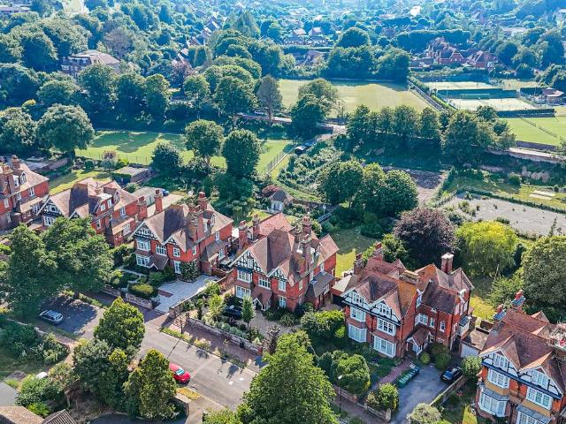 Flat for sale in Eastbourne, East Sussex