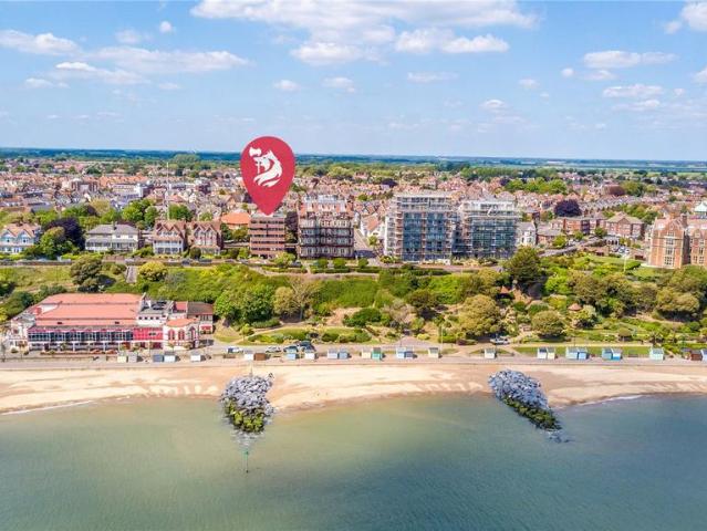 Flat for sale in Walton, Eastbridge