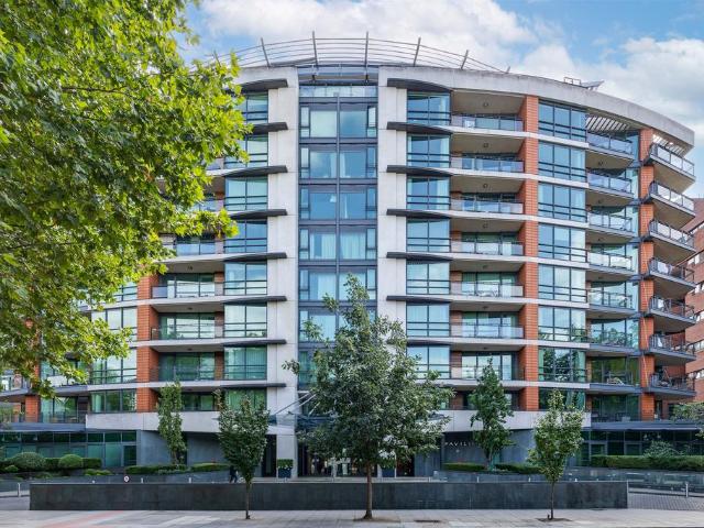 Flat for sale in St. John's Wood, Greater London