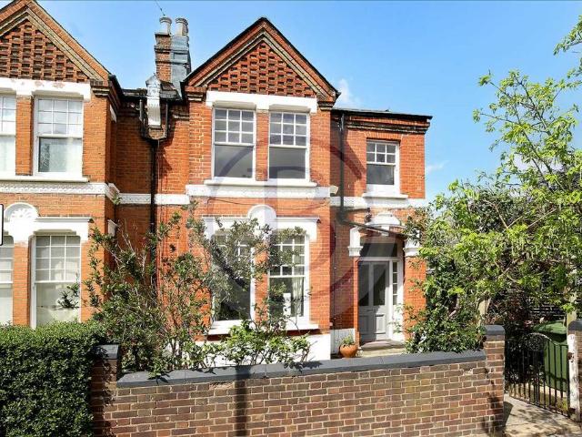 Flat for sale in Archway, Greater London