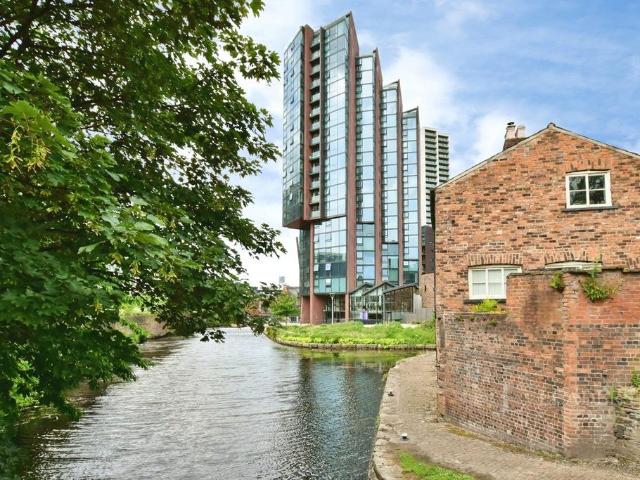 Flat for sale in Georgia, Greater Manchester