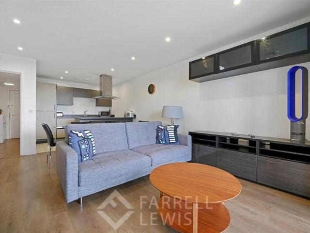 Flat for sale in Poplar Grove, Greater London