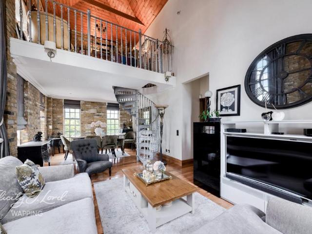 Flat for sale in St. George in the East, Wapping