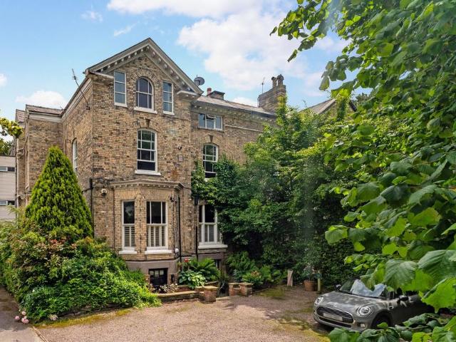 Flat for sale in Alderley Edge