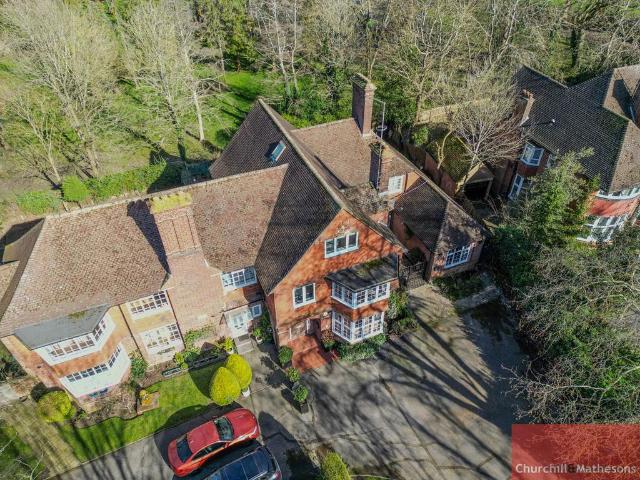 Flat for sale in Northwood, Greater London