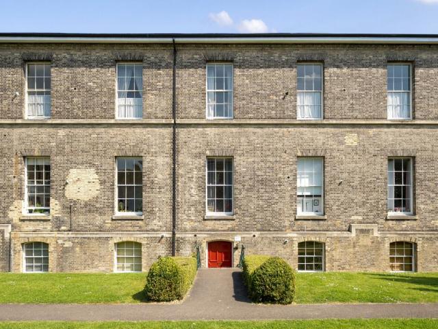 Flat for sale in Shooters Hill, Greater London
