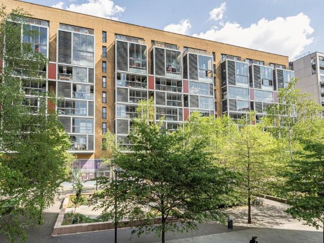Flat for sale in Dalston, De Beauvoir Town