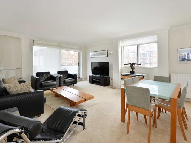 Flat for sale in St. John's Wood, Greater London