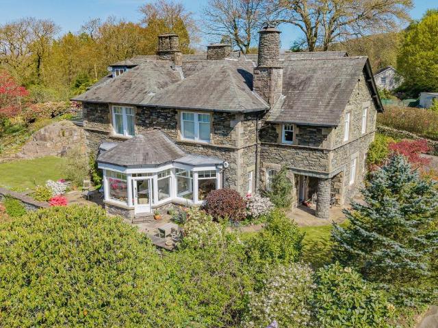 Flat for sale in Bowness-on-windermere