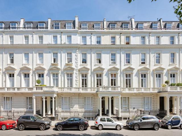 Flat for sale in St. John's Wood, Greater London