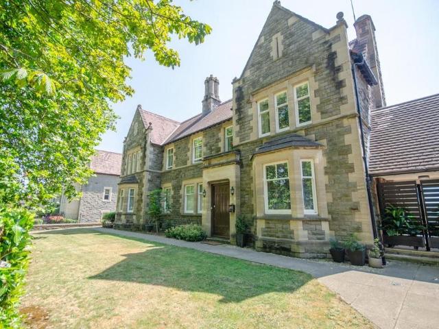 Flat for sale in Kingswood, South Gloucestershire