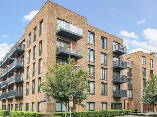 Flat for sale in London Borough of Lewisham, Greater London