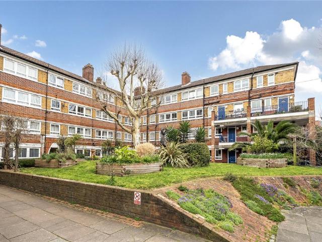 Flat for sale in Walworth, Greater London