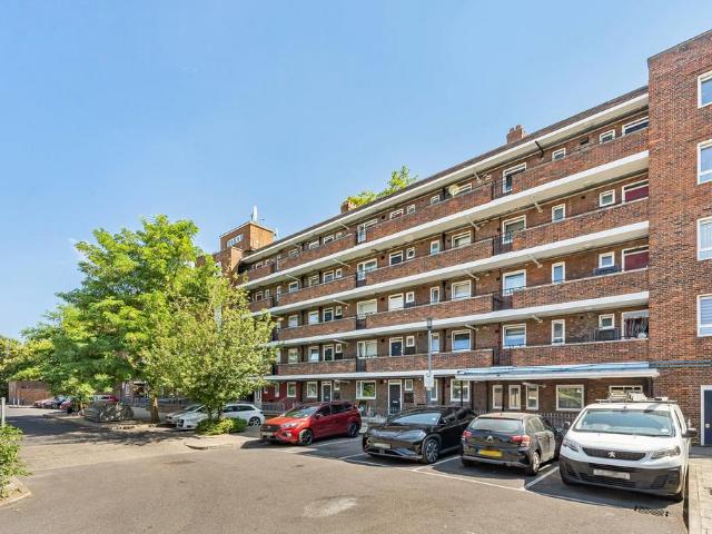 Flat for sale in Haggerston, De Beauvoir Town