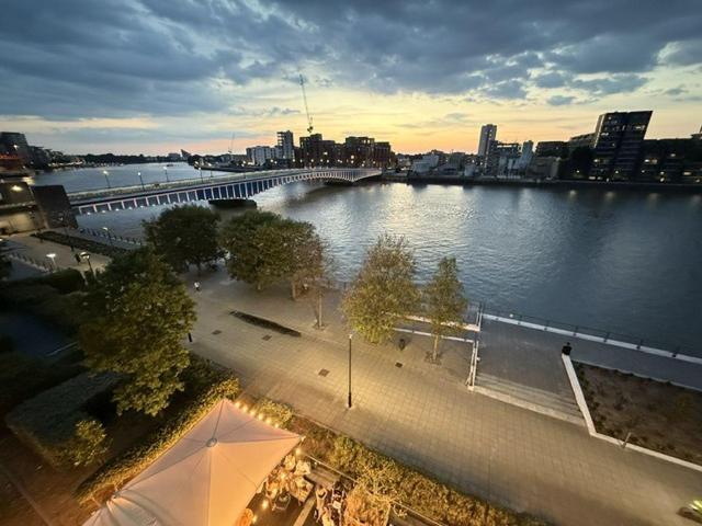 Flat for sale in Wandsworth, Greater London