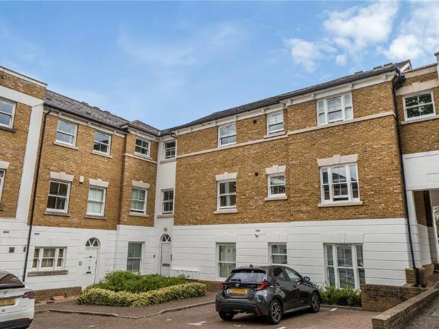 Flat for sale in London Borough of Lewisham, Blackheath