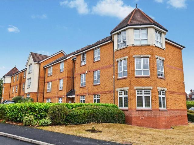 Flat for sale in Woodkirk, West Yorkshire