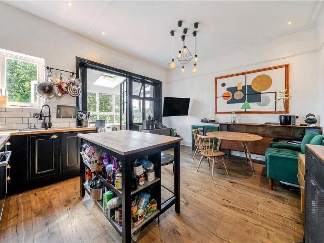 Flat for sale in Anerley, Greater London