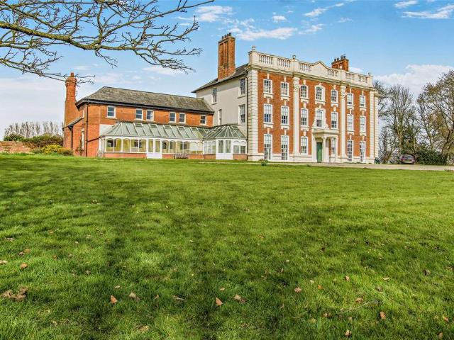 Flat for sale in Sesswick, Wales