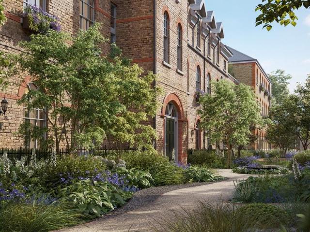 Flat for sale in Brook Green, Greater London
