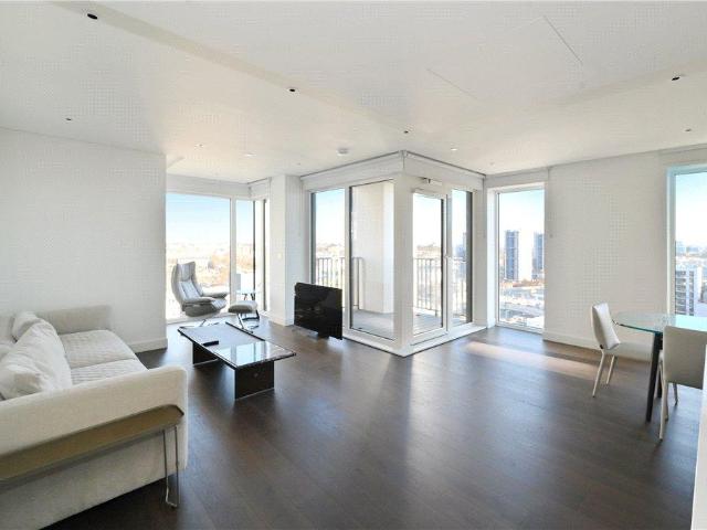Flat for sale in Shepherd's Bush, Greater London