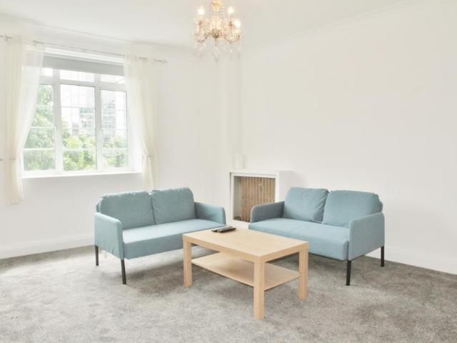 Flat for sale in Brook Green, Greater London