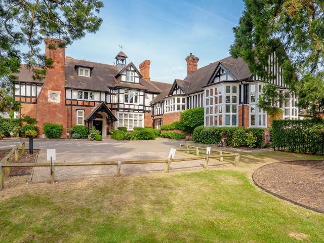 Flat for sale in Beaconsfield, Penn Bottom